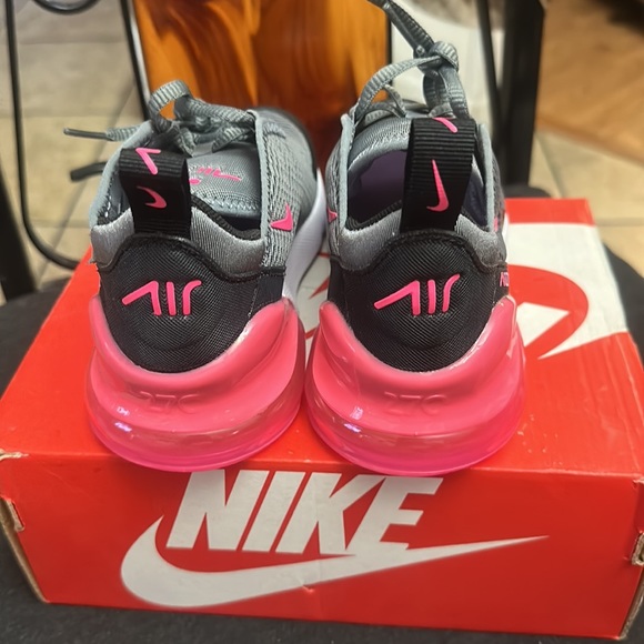 Nike Air Max 270 Girls - Picture 3 of 6